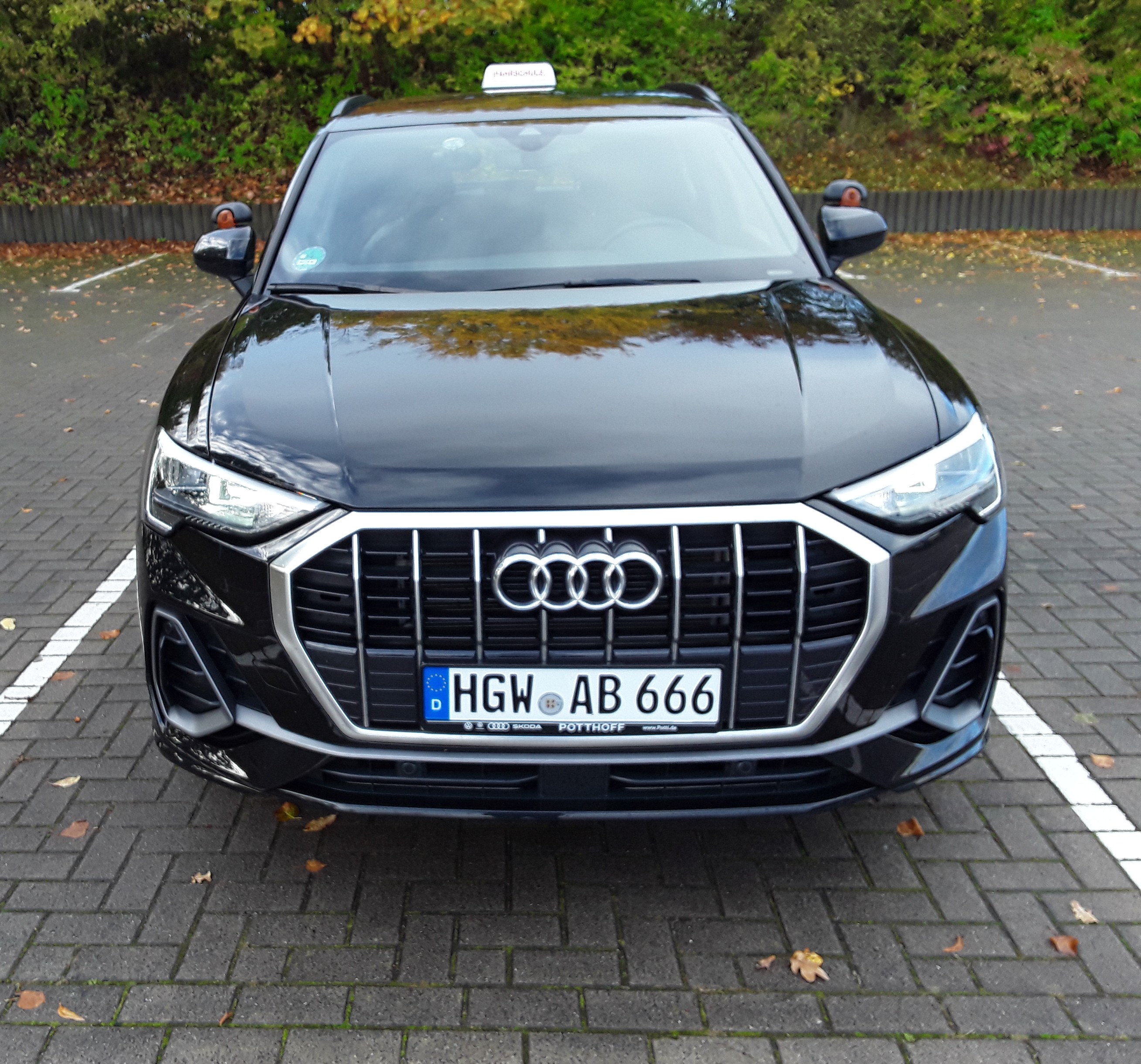 Ausbildungsfahrzeug Audi Q3 mit Automatikgetriebe